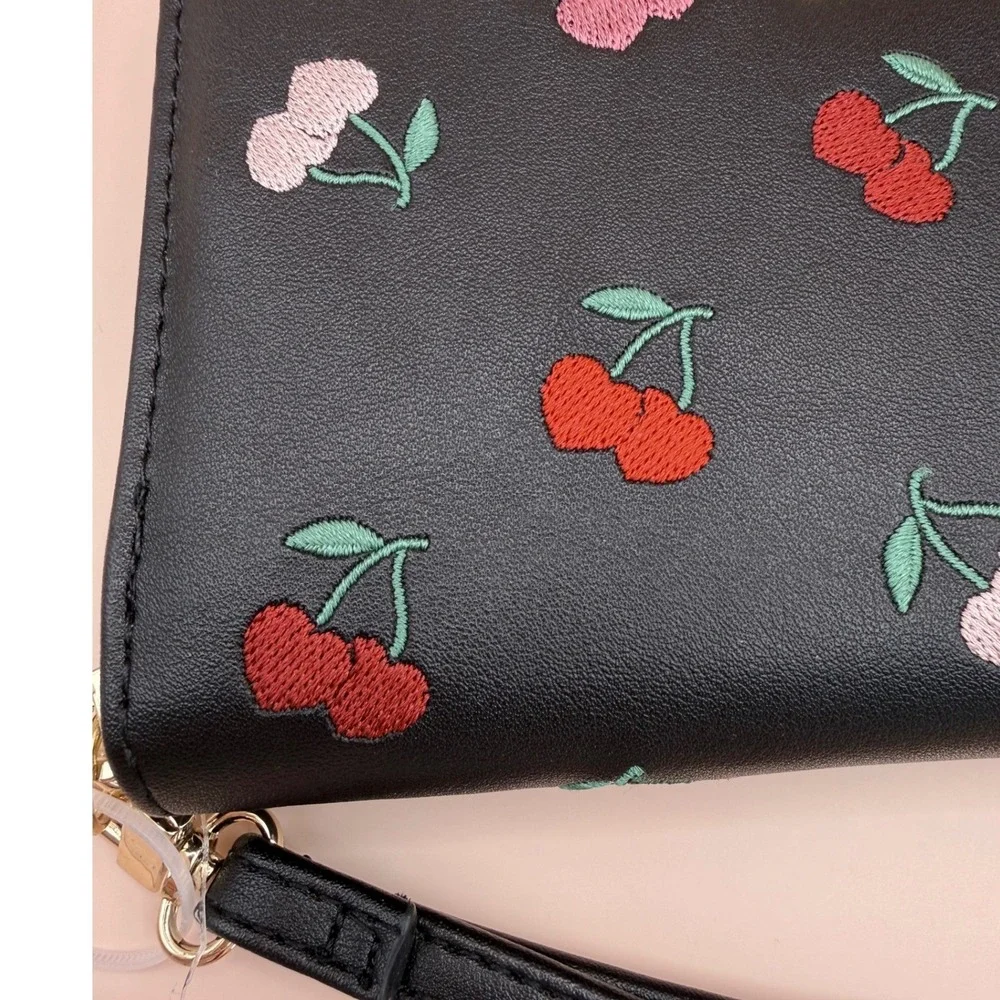 Betsey Johnson Black Cherry Embroidered Zip Around Wristlet Wallet XOZIP-E‎ NEW